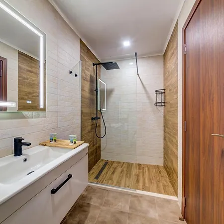 Skyday Penthouse Deluxe At Oak Apartman Szmoljan
